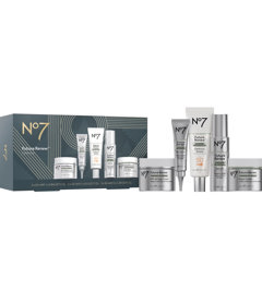 No7 Gift Set (1)